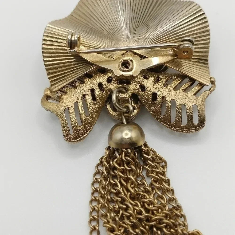 Unbranded gold tone